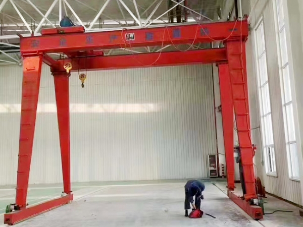 雙梁門式起重機(jī)